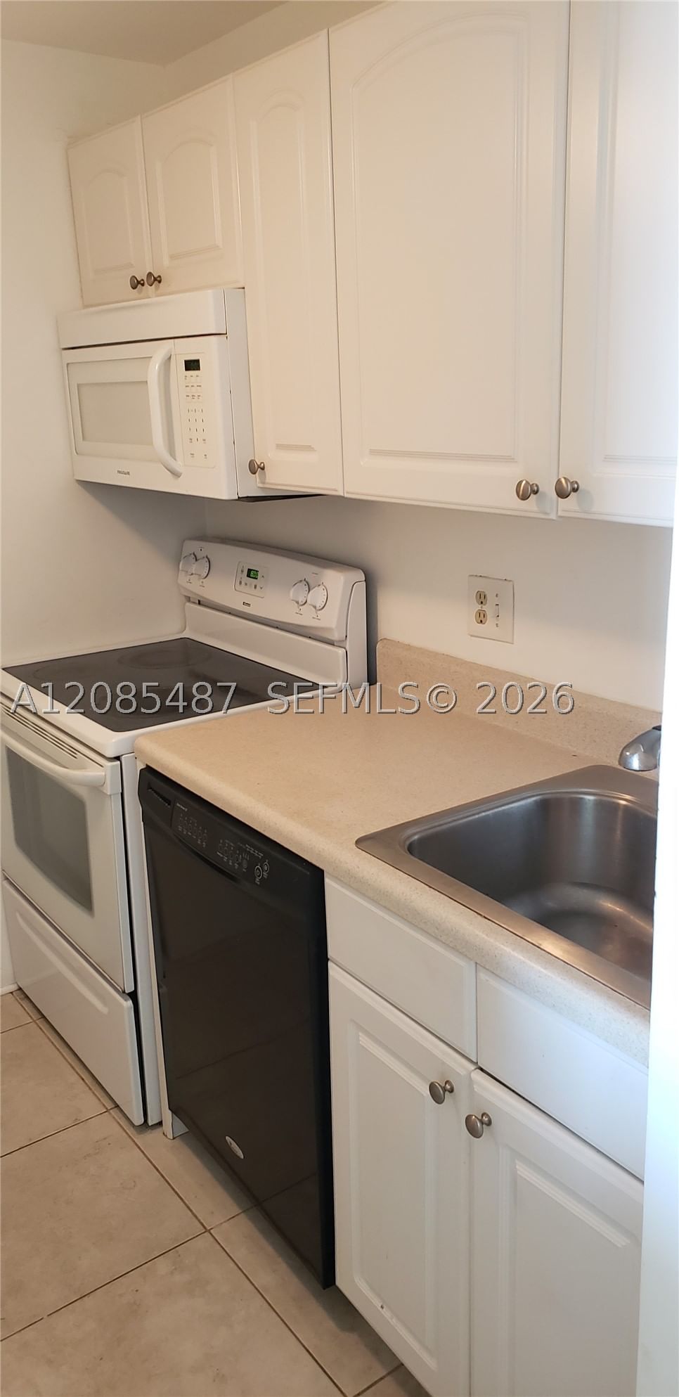 Real estate property located at 467 Golden Isles Dr #306, Broward, Envoy North Condo, Hallandale Beach, FL