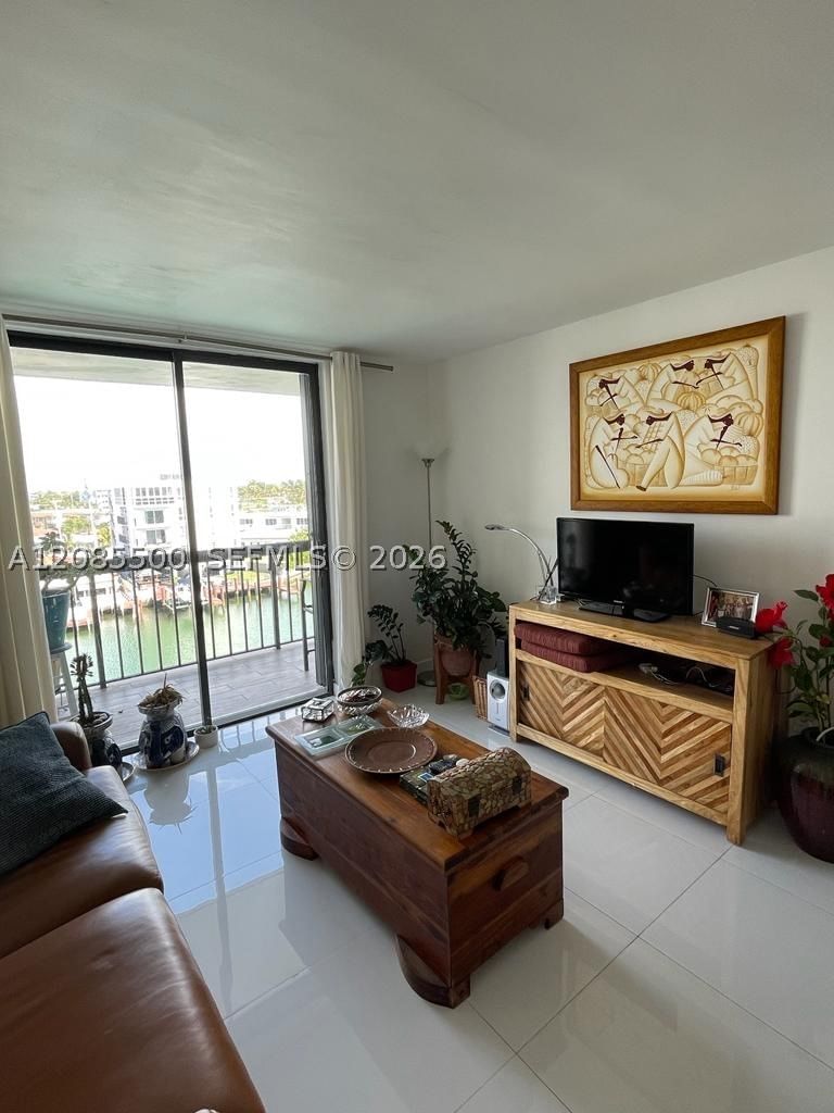 Real estate property located at 8100 Byron Ave #504, Miami-dade, Byron Marina Condo, Miami Beach, FL