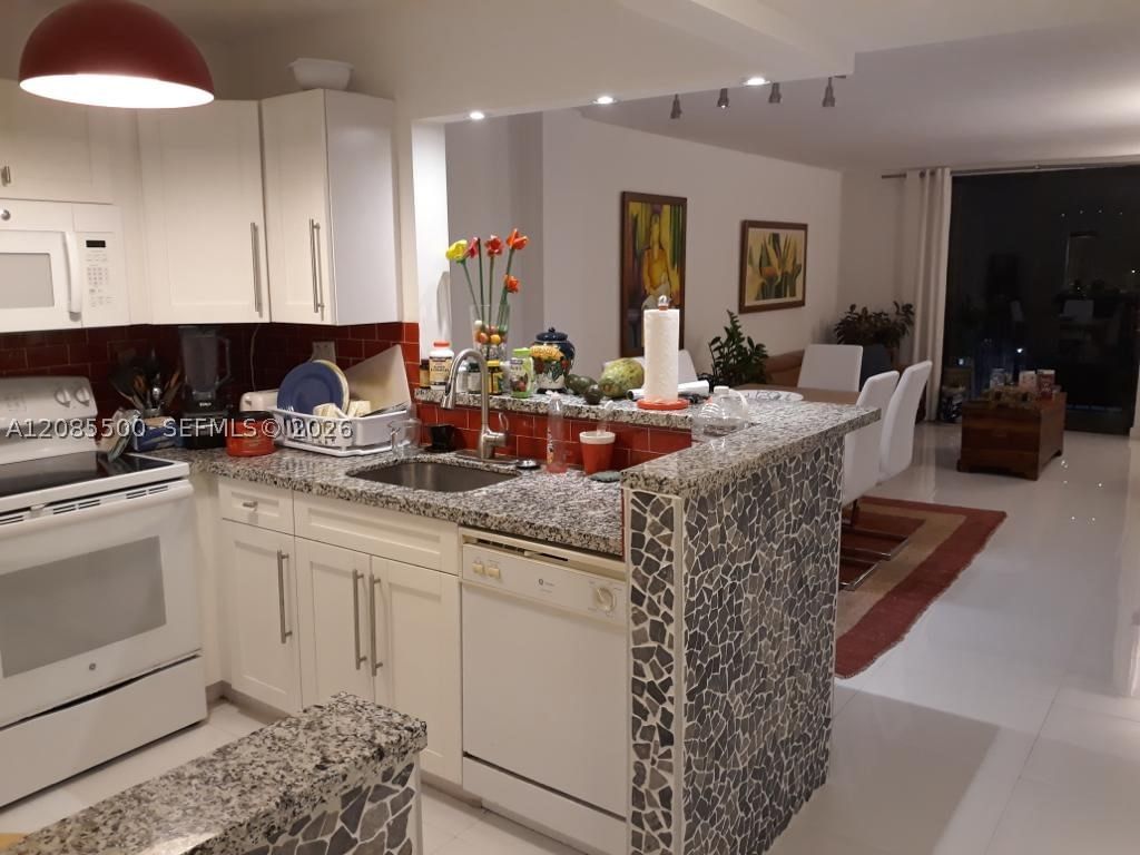 Real estate property located at 8100 Byron Ave #504, Miami-dade, Byron Marina Condo, Miami Beach, FL