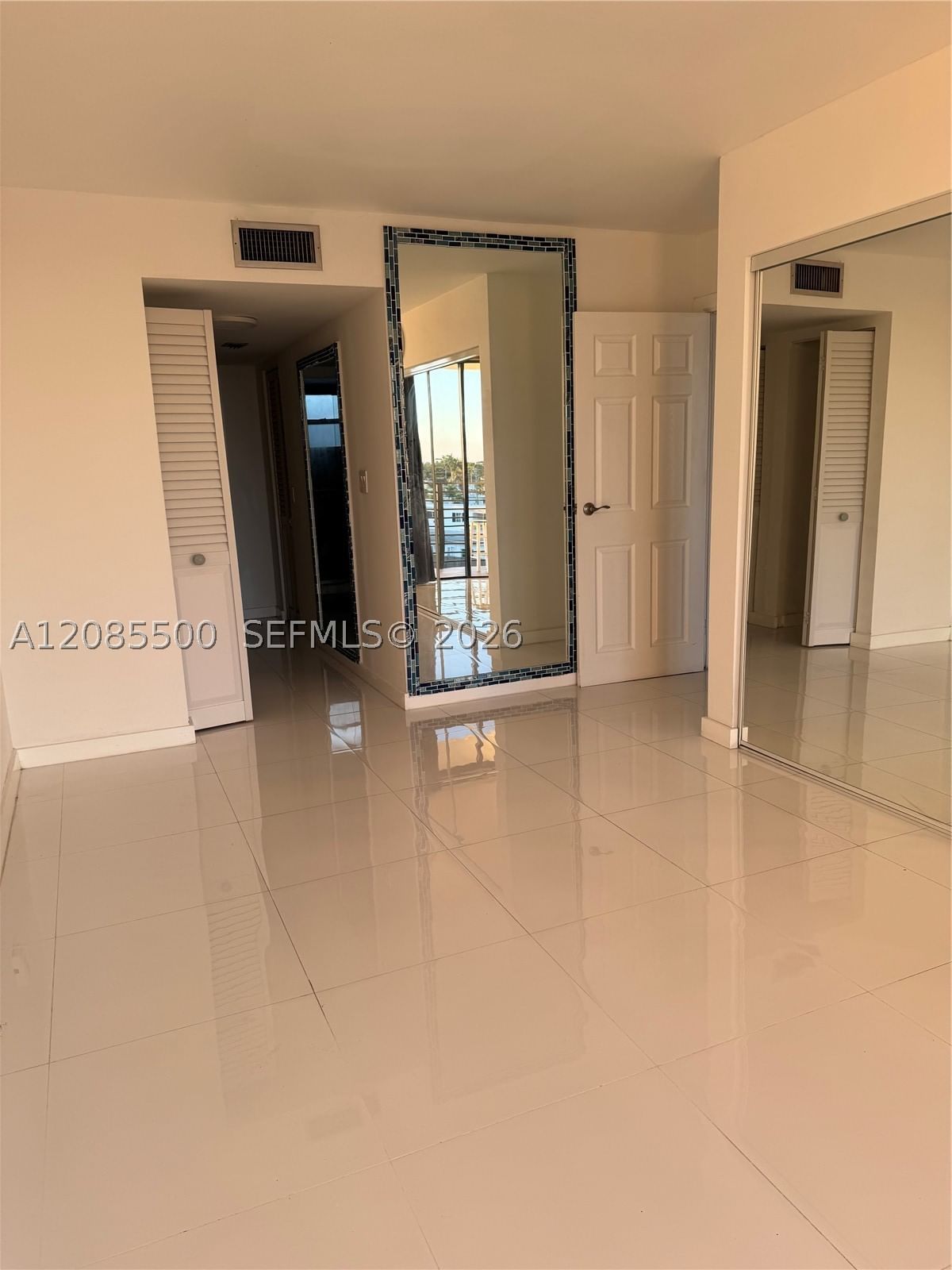 Real estate property located at 8100 Byron Ave #504, Miami-dade, Byron Marina Condo, Miami Beach, FL