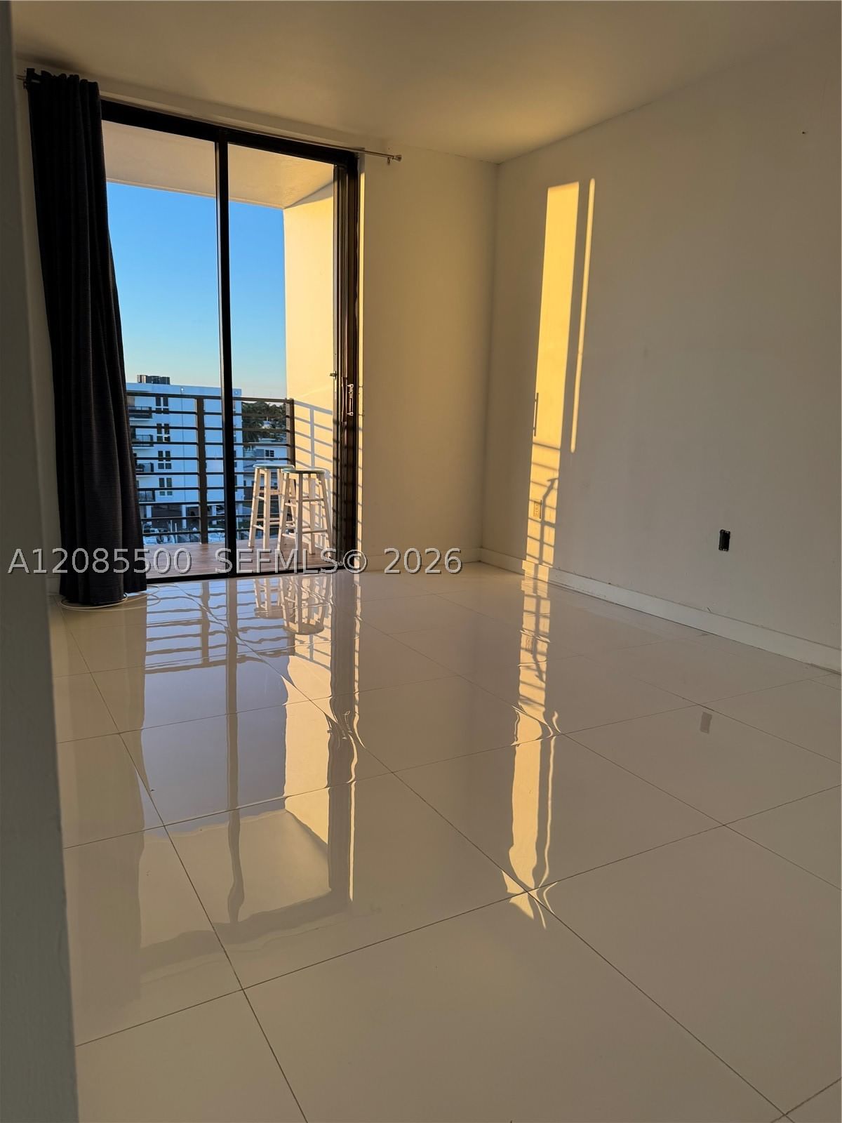 Real estate property located at 8100 Byron Ave #504, Miami-dade, Byron Marina Condo, Miami Beach, FL