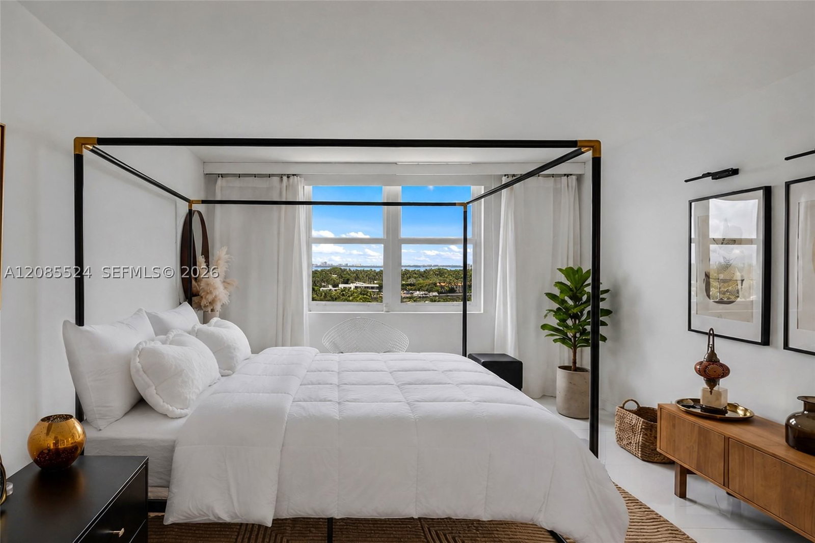 Real estate property located at 6770 Indian Creek Dr #11E, Miami-dade, Aquasol Condo, Miami Beach, FL