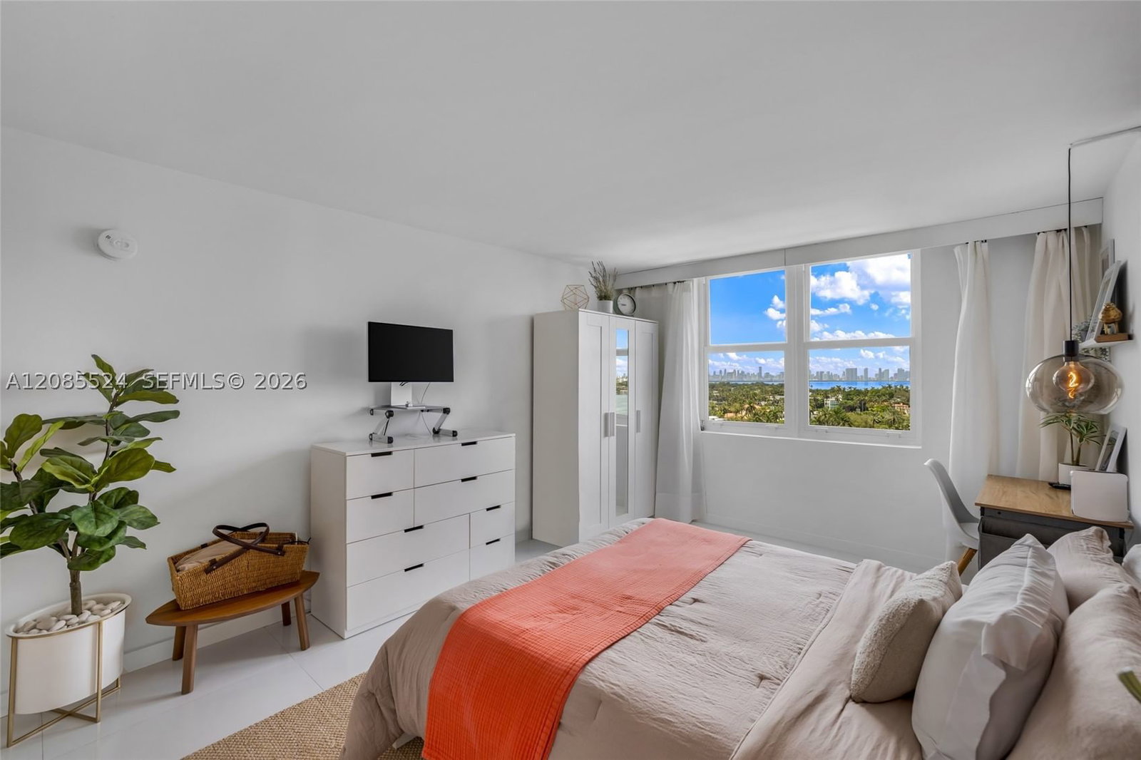 Real estate property located at 6770 Indian Creek Dr #11E, Miami-dade, Aquasol Condo, Miami Beach, FL