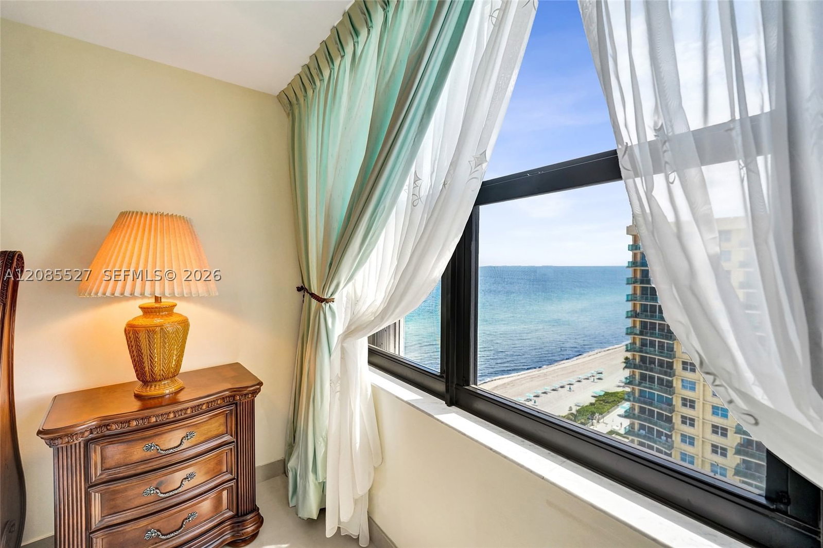 Real estate property located at 2301 Ocean Dr #1608, Broward, Catania Condo, Hollywood, FL