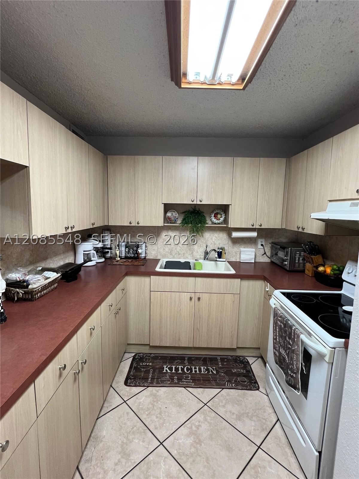Real estate property located at 1900 68th St F104, Miami-dade, Los Arboles Condo, Hialeah, FL