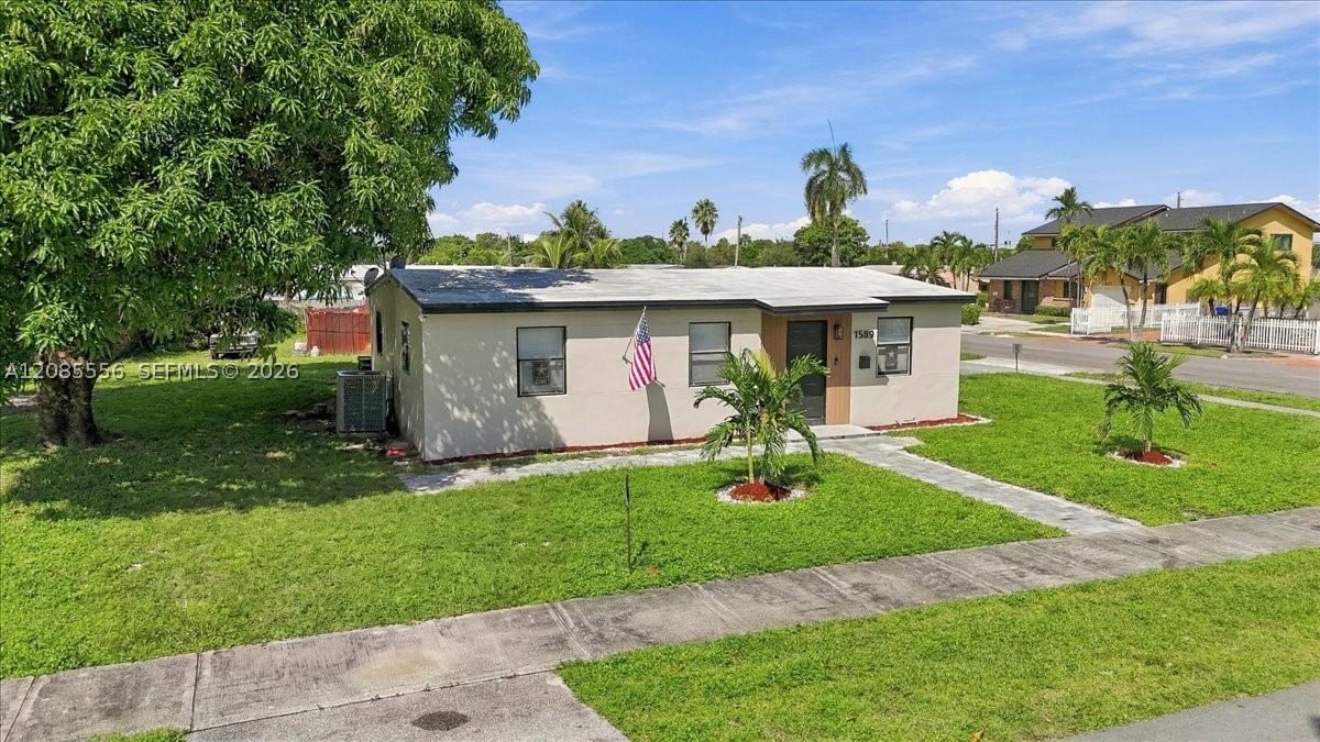 Real estate property located at 1589 4th Ave, Broward, Sanders Park, Pompano Beach, FL
