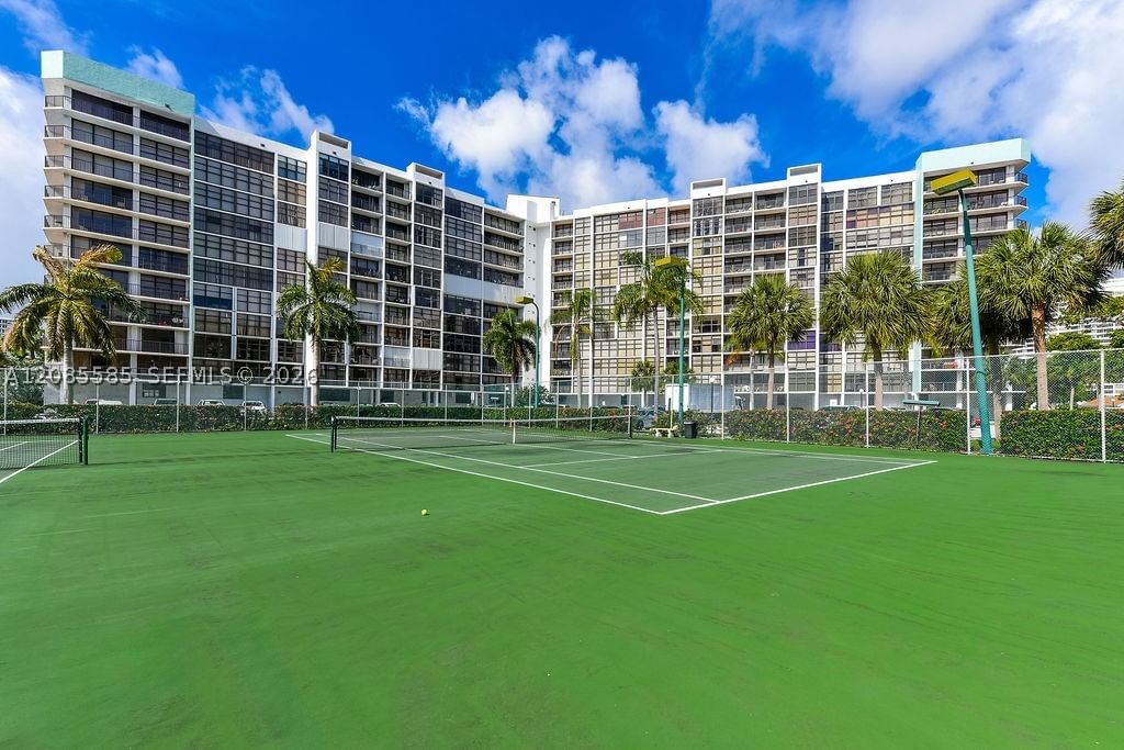 Real estate property located at 600 Parkview Dr #829, Broward, Towers Of Oceanview South, Hallandale Beach, FL