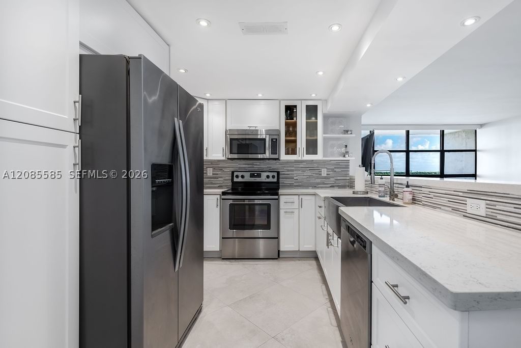Real estate property located at 600 Parkview Dr #829, Broward, Towers Of Oceanview South, Hallandale Beach, FL