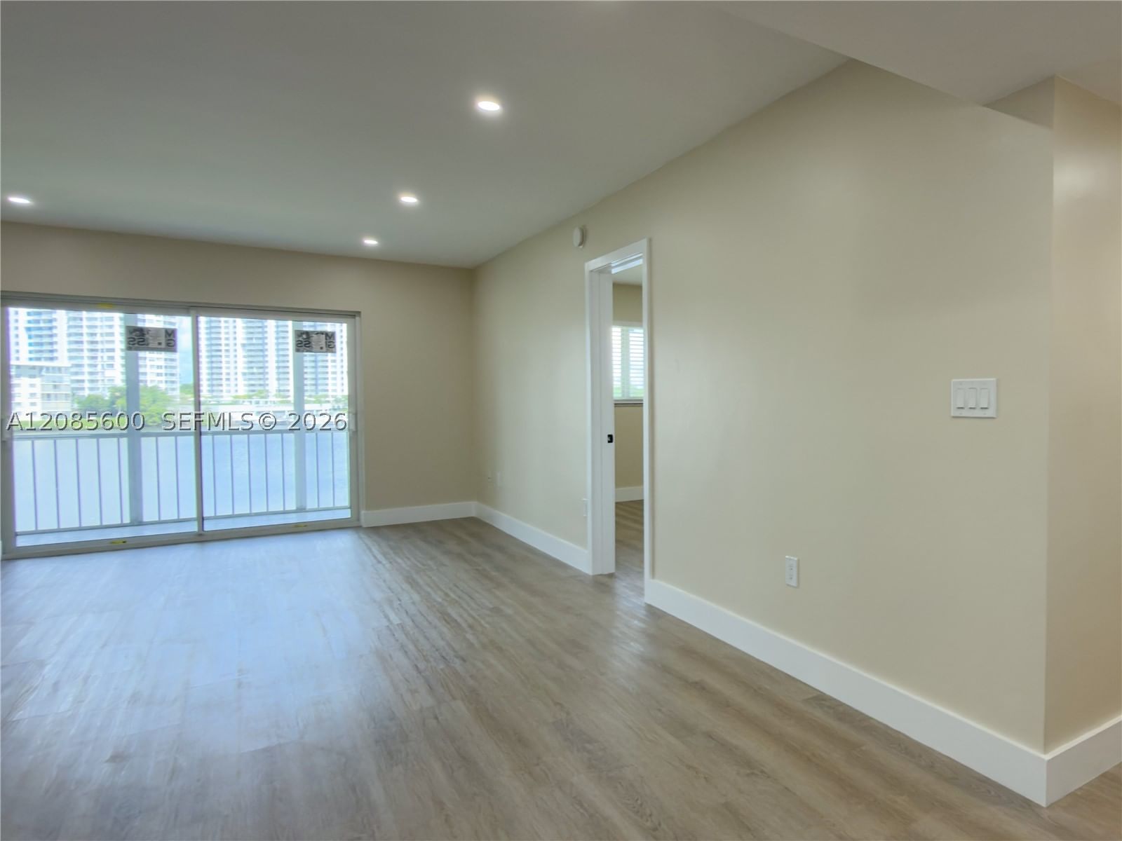 Real estate property located at 2949 Point East Dr B304, Miami-dade, Point East One Condo-bldg, Aventura, FL