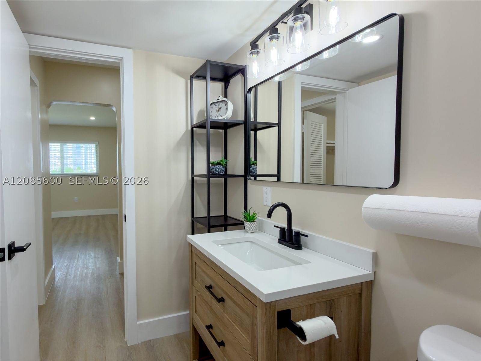 Real estate property located at 2949 Point East Dr B304, Miami-dade, Point East One Condo-bldg, Aventura, FL