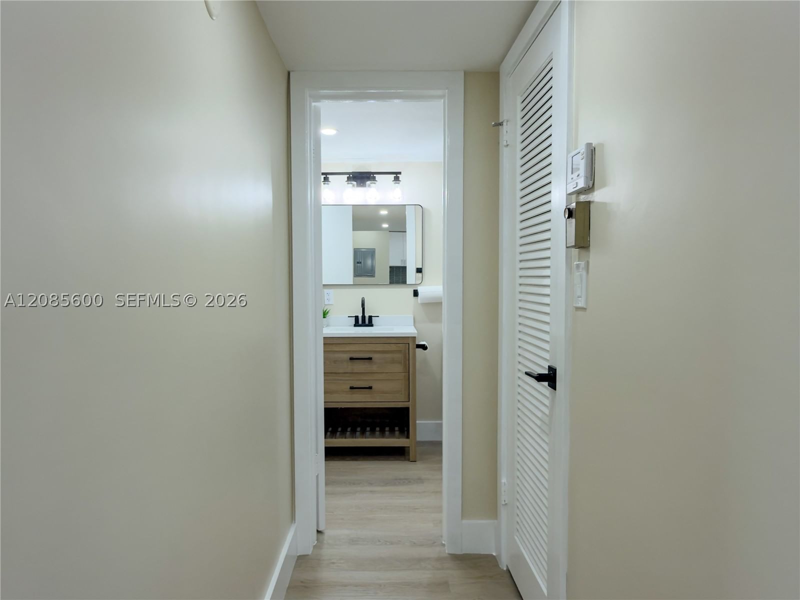 Real estate property located at 2949 Point East Dr B304, Miami-dade, Point East One Condo-bldg, Aventura, FL