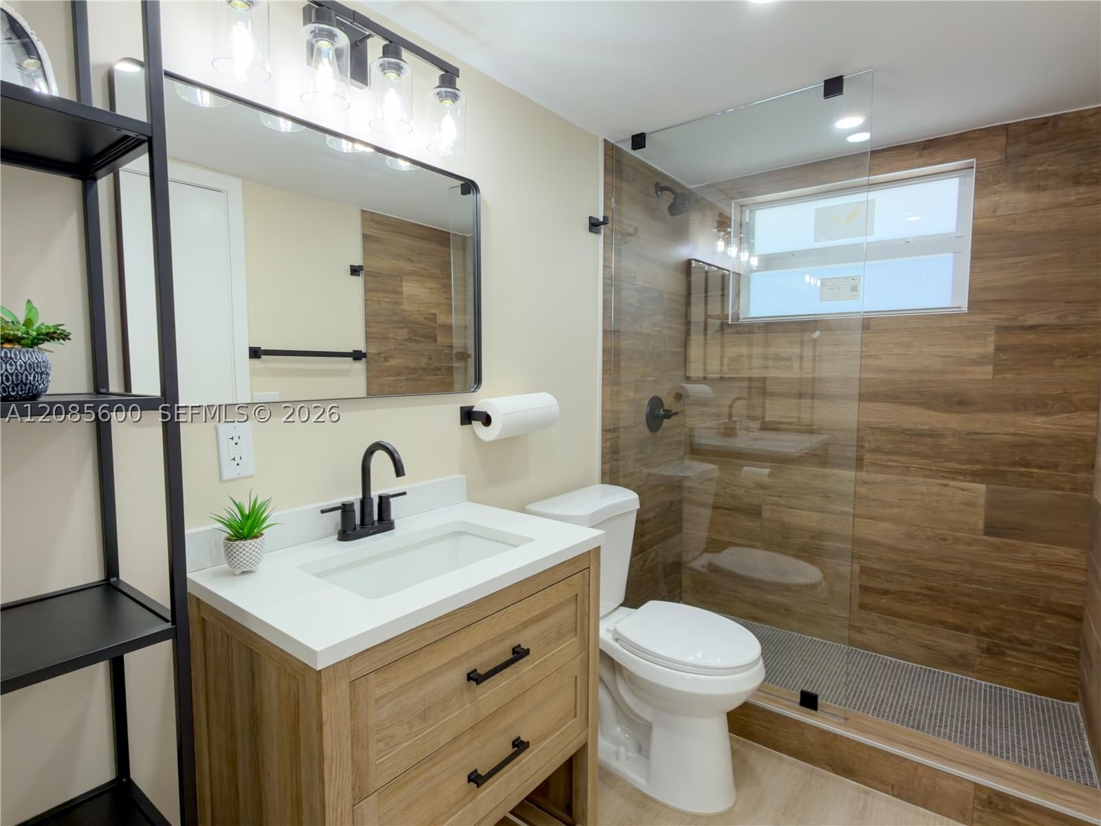 Real estate property located at 2949 Point East Dr B304, Miami-dade, Point East One Condo-bldg, Aventura, FL