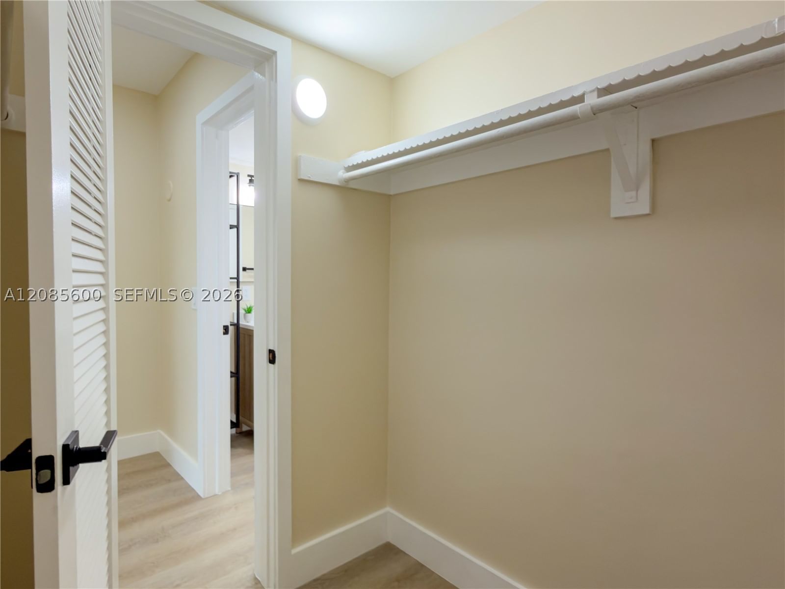 Real estate property located at 2949 Point East Dr B304, Miami-dade, Point East One Condo-bldg, Aventura, FL