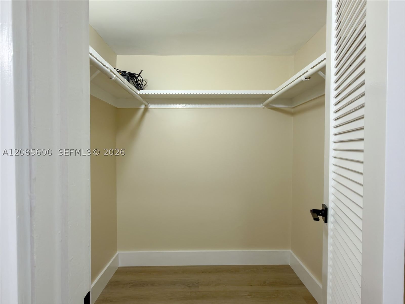 Real estate property located at 2949 Point East Dr B304, Miami-dade, Point East One Condo-bldg, Aventura, FL