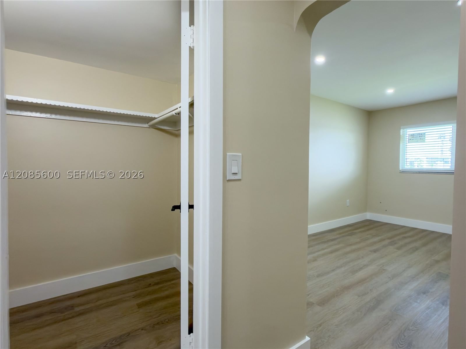 Real estate property located at 2949 Point East Dr B304, Miami-dade, Point East One Condo-bldg, Aventura, FL