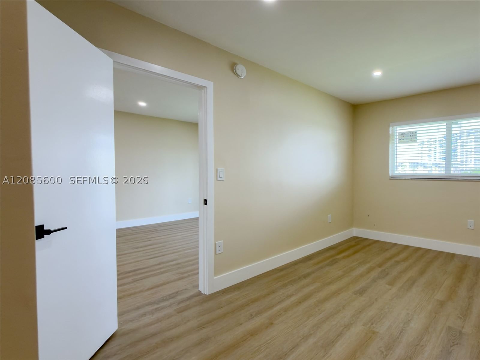 Real estate property located at 2949 Point East Dr B304, Miami-dade, Point East One Condo-bldg, Aventura, FL
