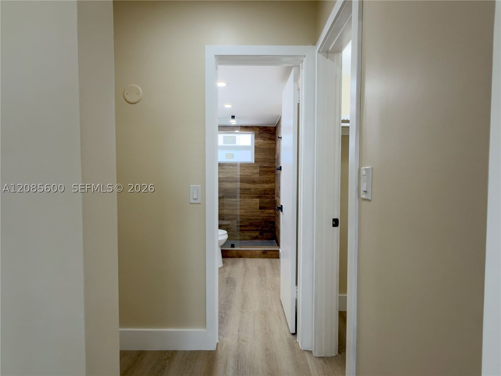 Real estate property located at 2949 Point East Dr B304, Miami-dade, Point East One Condo-bldg, Aventura, FL
