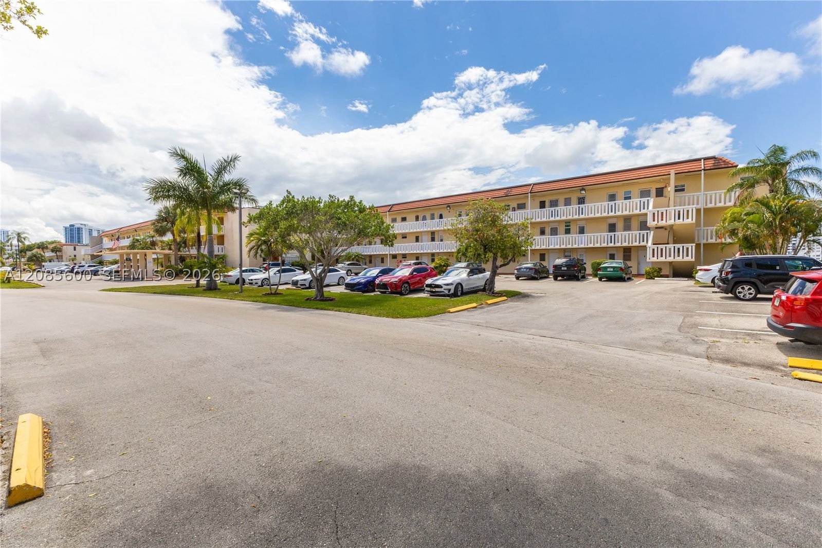 Real estate property located at 2949 Point East Dr B304, Miami-dade, Point East One Condo-bldg, Aventura, FL