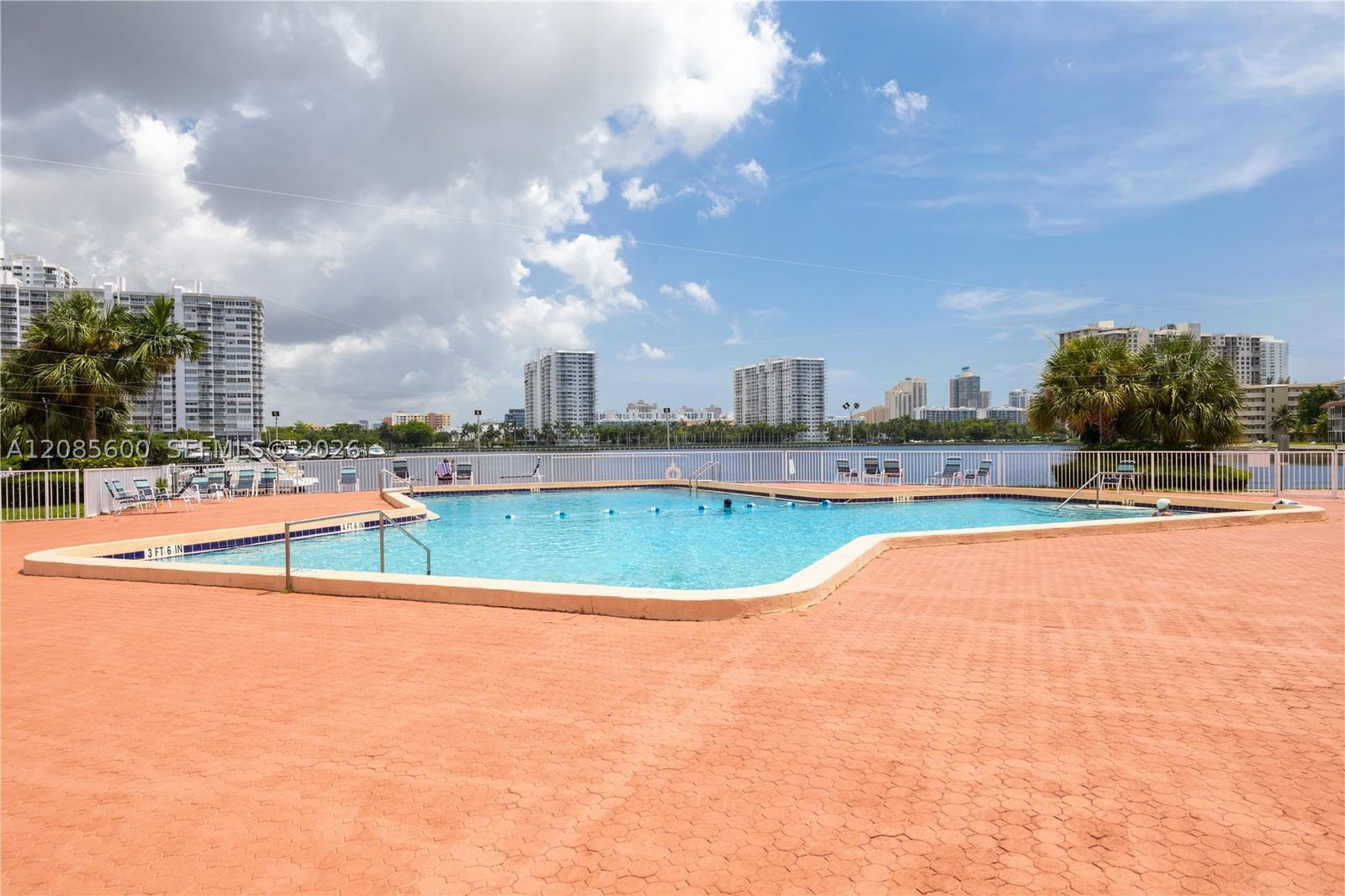 Real estate property located at 2949 Point East Dr B304, Miami-dade, Point East One Condo-bldg, Aventura, FL
