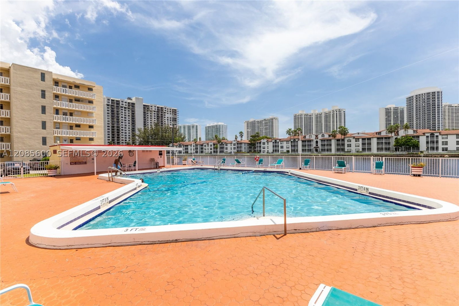 Real estate property located at 2949 Point East Dr B304, Miami-dade, Point East One Condo-bldg, Aventura, FL