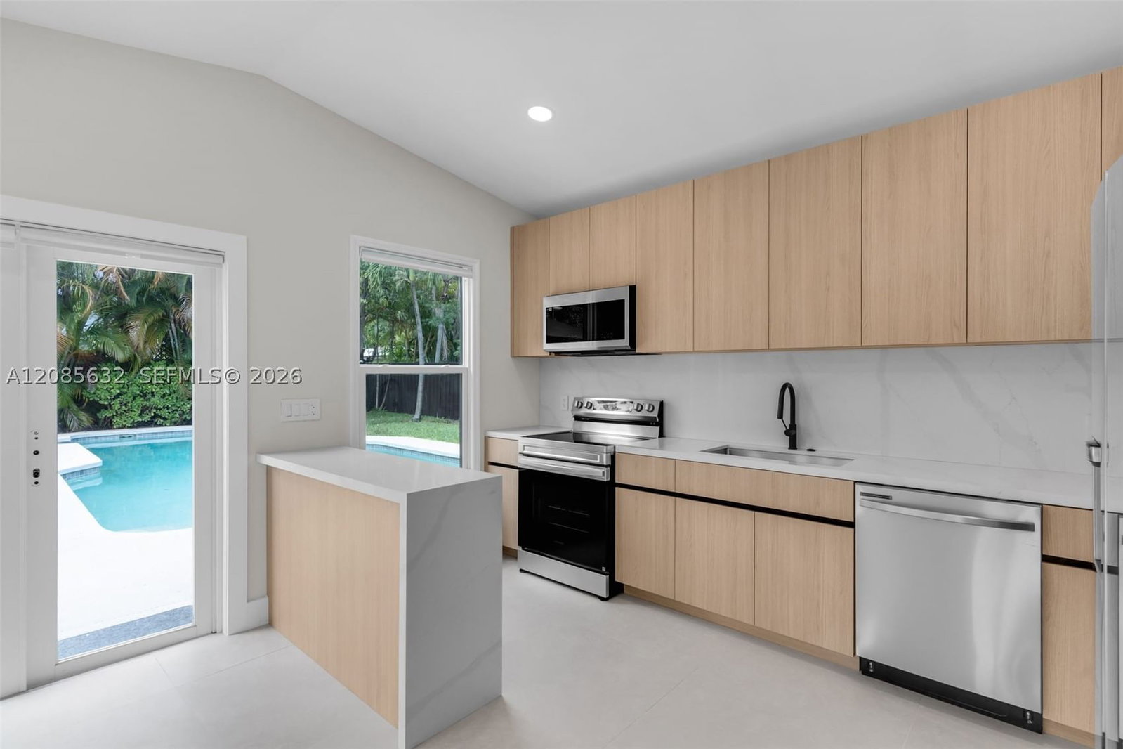 Real estate property located at 1525 18th Ave, Broward, Progresso, Fort Lauderdale, FL