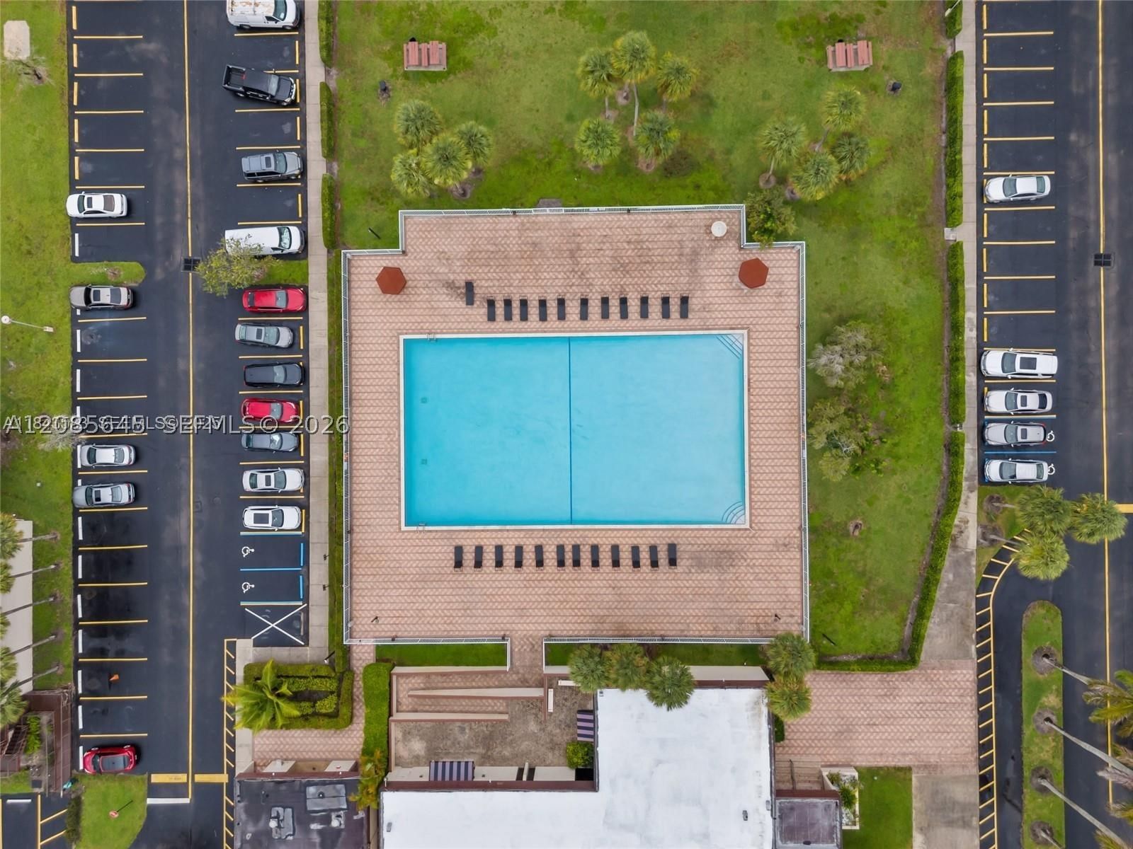Real estate property located at 3141 47th Ter #121, Broward, Cypress Chase North No 3, Lauderdale Lakes, FL