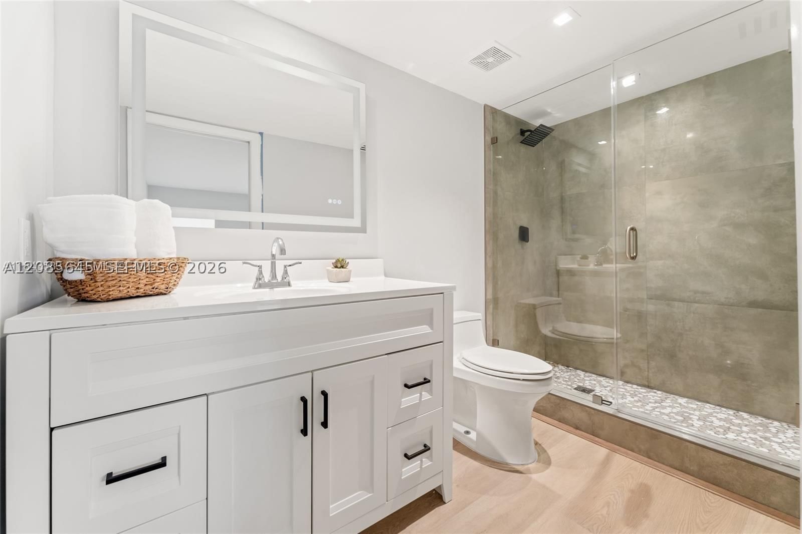 Real estate property located at 3141 47th Ter #121, Broward, Cypress Chase North No 3, Lauderdale Lakes, FL