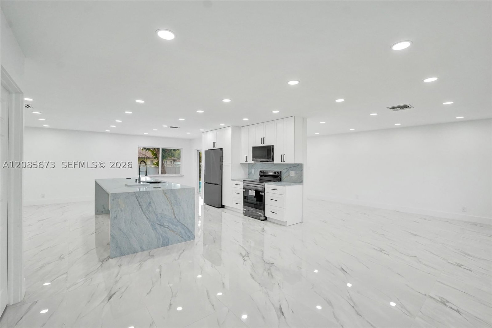 Real estate property located at 10601 43rd Ct, Broward, Chevy Chase Amd Plat, Coral Springs, FL