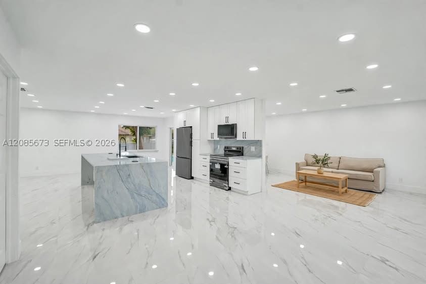 Real estate property located at 10601 43rd Ct, Broward, Chevy Chase Amd Plat, Coral Springs, FL