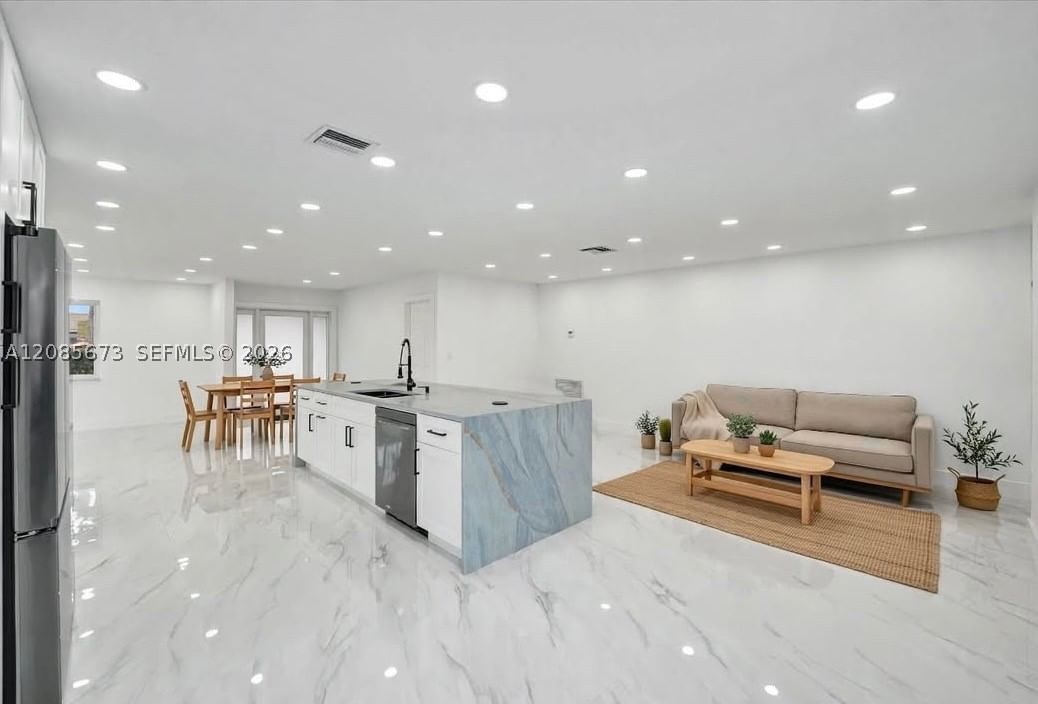 Real estate property located at 10601 43rd Ct, Broward, Chevy Chase Amd Plat, Coral Springs, FL