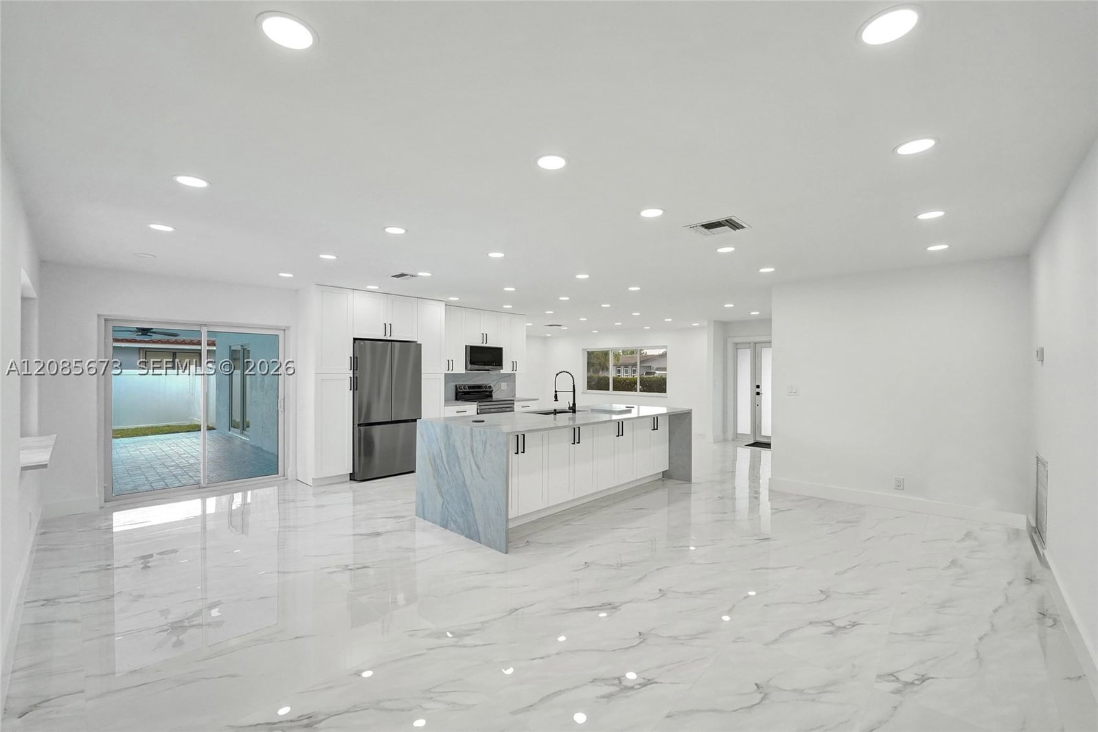 Real estate property located at 10601 43rd Ct, Broward, Chevy Chase Amd Plat, Coral Springs, FL