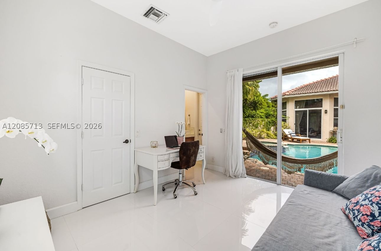 Real estate property located at 1604 Victoria Pointe Ln, Broward, Sector 7-parcel W, Weston, FL