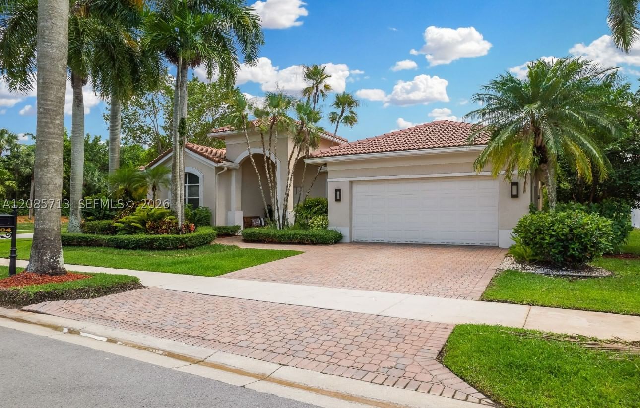 Real estate property located at 1604 Victoria Pointe Ln, Broward, Sector 7-parcel W, Weston, FL
