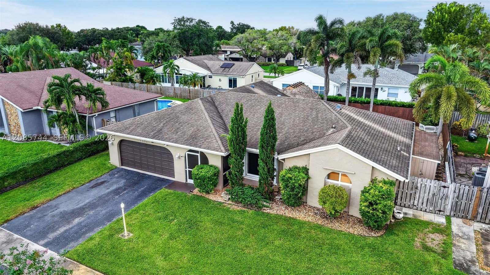 Real estate property located at 5257 116th Ter, Broward, Flamingo Gardens-tamarind, Cooper City, FL