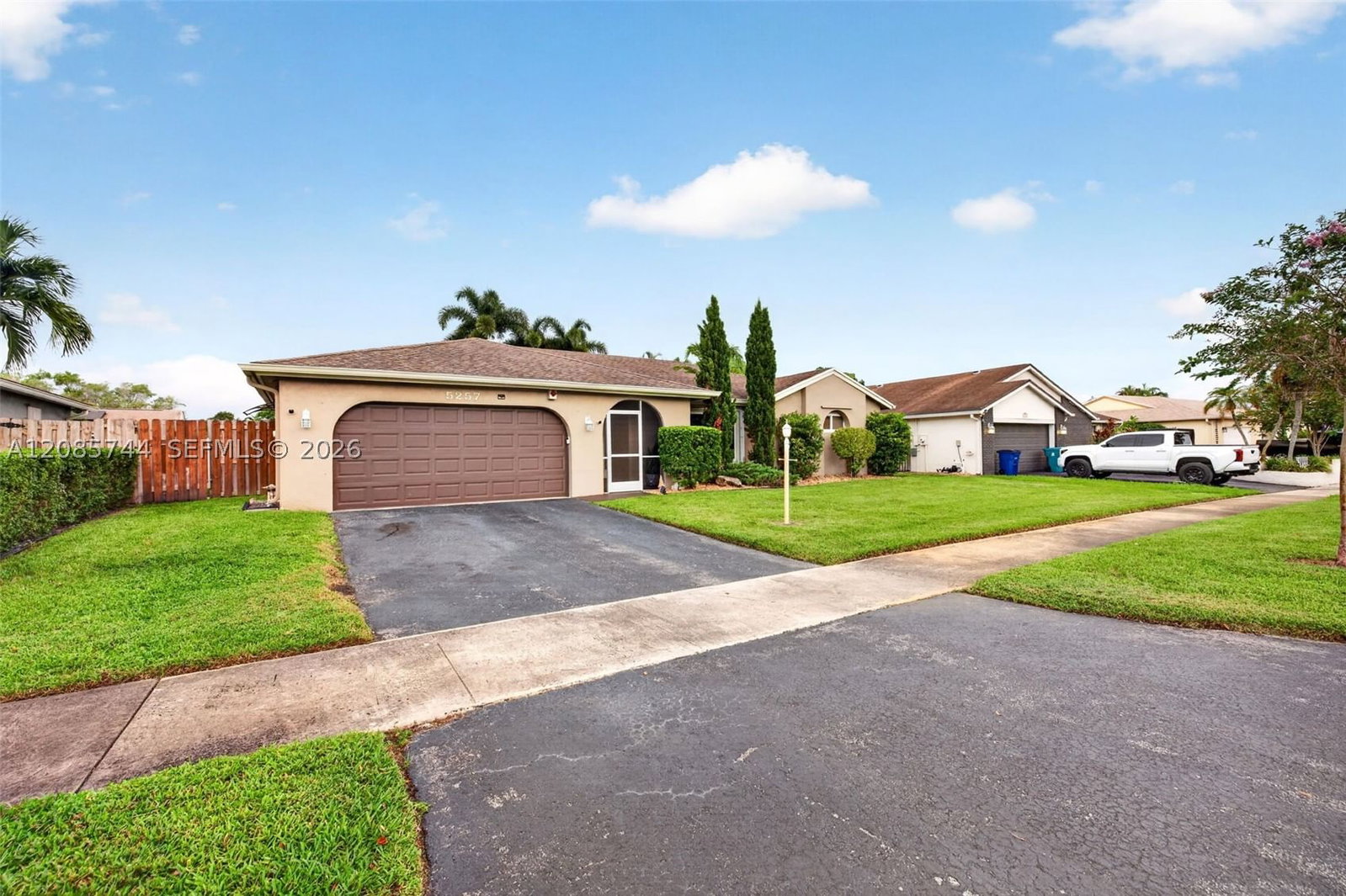 Real estate property located at 5257 116th Ter, Broward, Flamingo Gardens-tamarind, Cooper City, FL