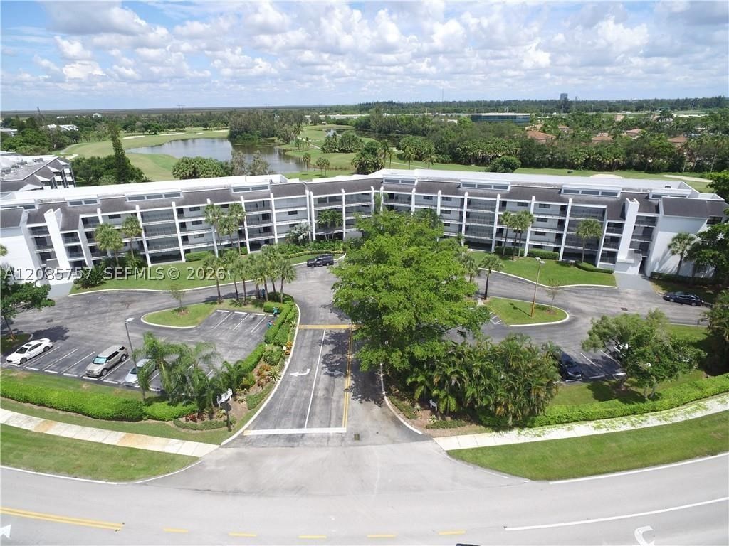 Real estate property located at 16051 Blatt Blvd #112, Broward, Fairways At Bonaventure C, Weston, FL