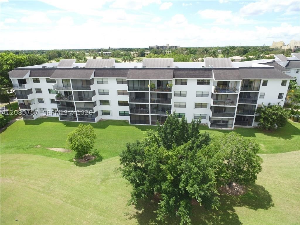 Real estate property located at 16051 Blatt Blvd #112, Broward, Fairways At Bonaventure C, Weston, FL
