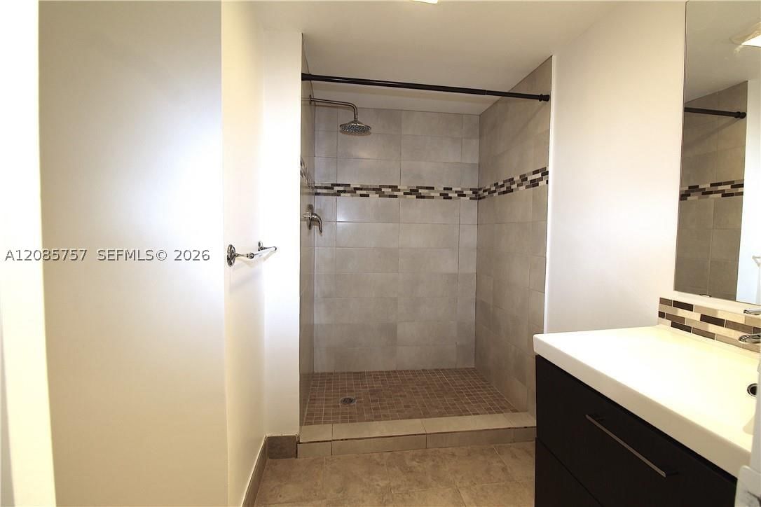 Real estate property located at 16051 Blatt Blvd #112, Broward, Fairways At Bonaventure C, Weston, FL