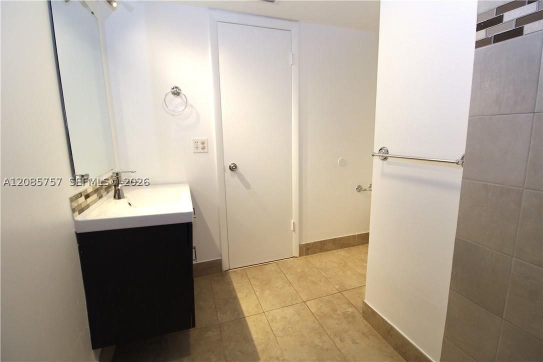 Real estate property located at 16051 Blatt Blvd #112, Broward, Fairways At Bonaventure C, Weston, FL