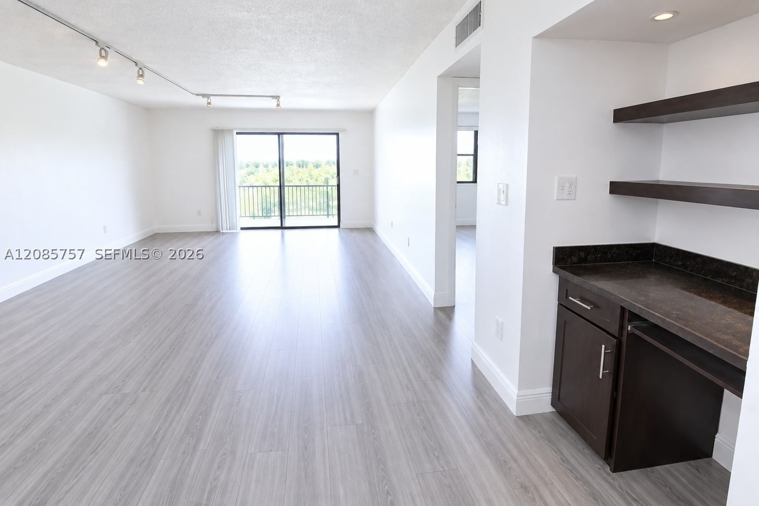 Real estate property located at 16051 Blatt Blvd #112, Broward, Fairways At Bonaventure C, Weston, FL