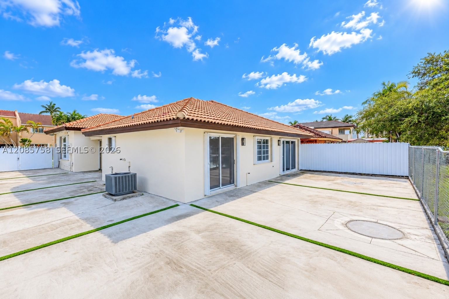 Real estate property located at 15351 36th St, Miami-dade, Caribe Lakes Phase I, Miami, FL