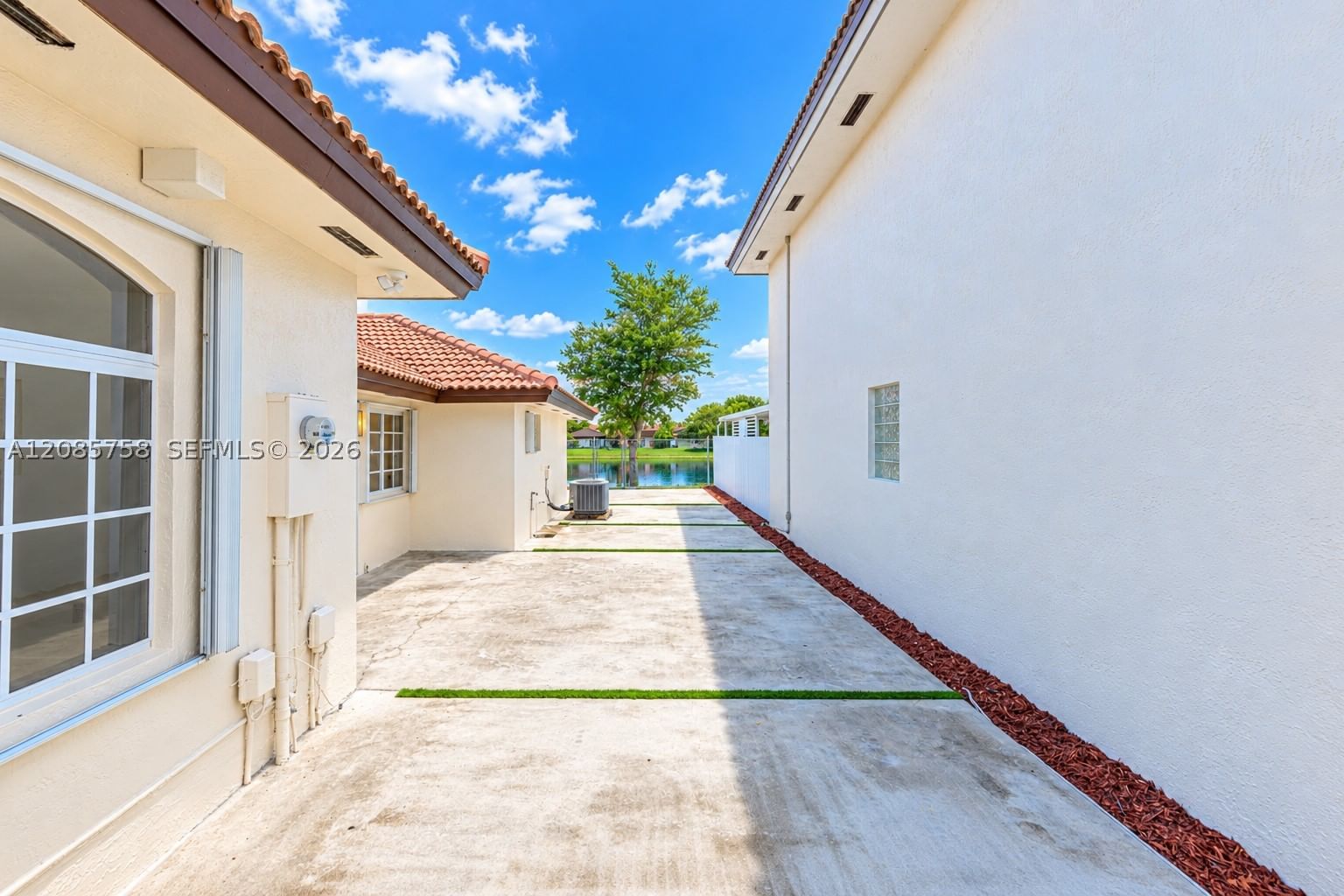 Real estate property located at 15351 36th St, Miami-dade, Caribe Lakes Phase I, Miami, FL