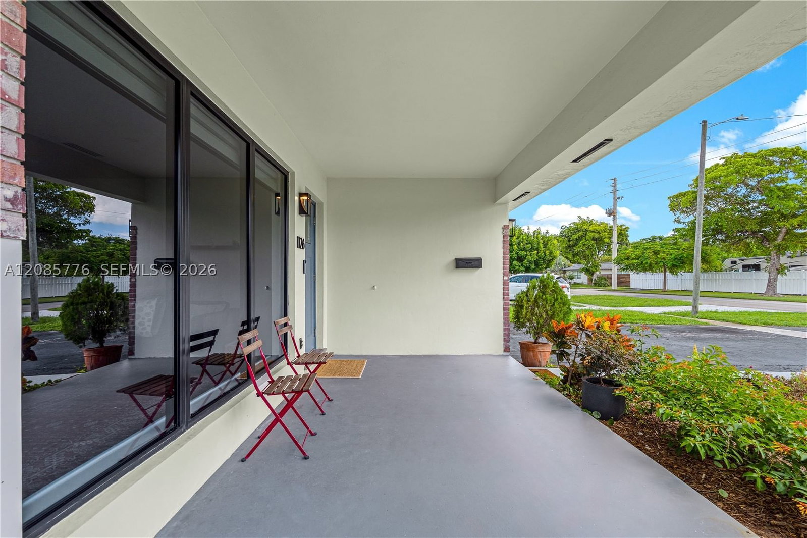 Real estate property located at 1126 Hawthorne Cir, Broward, Hollywood Hills Amen Plat, Hollywood, FL