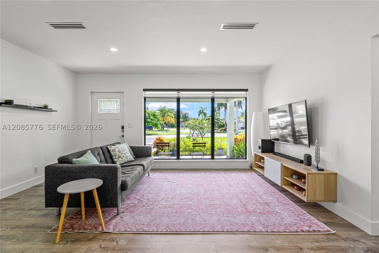 Real estate property located at 1126 Hawthorne Cir, Broward, Hollywood Hills Amen Plat, Hollywood, FL