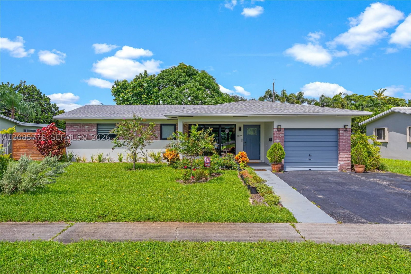 Real estate property located at 1126 Hawthorne Cir, Broward, Hollywood Hills Amen Plat, Hollywood, FL