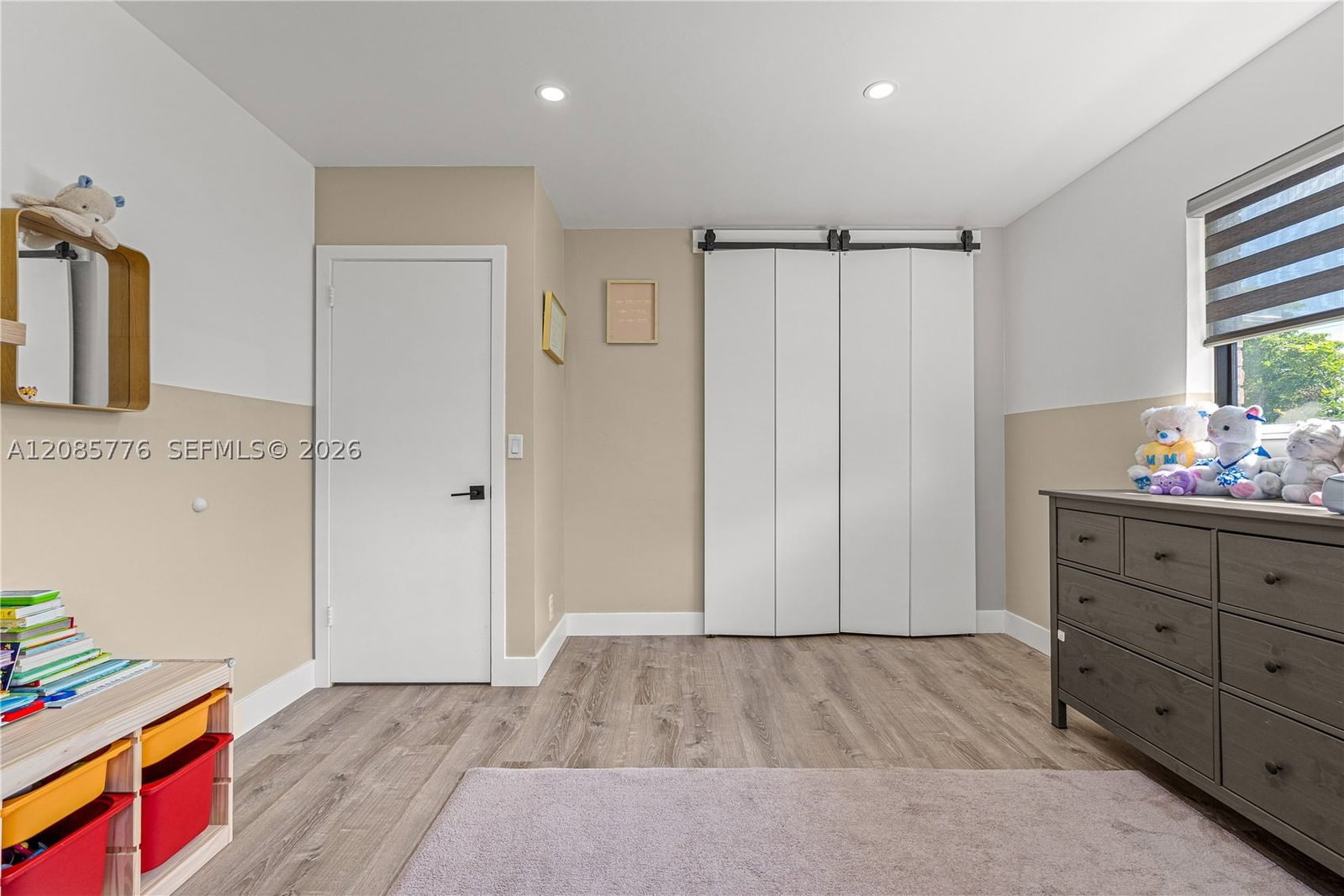 Real estate property located at 1126 Hawthorne Cir, Broward, Hollywood Hills Amen Plat, Hollywood, FL