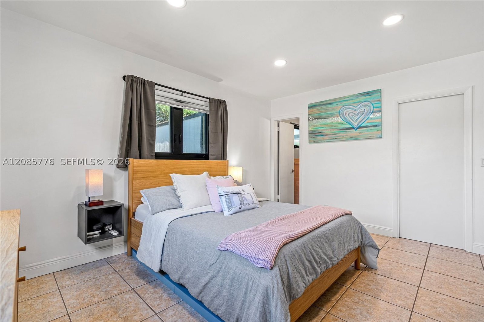 Real estate property located at 1126 Hawthorne Cir, Broward, Hollywood Hills Amen Plat, Hollywood, FL