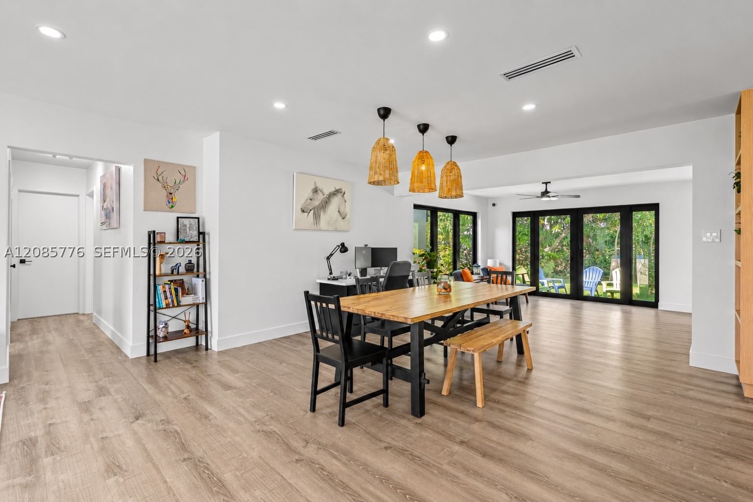 Real estate property located at 1126 Hawthorne Cir, Broward, Hollywood Hills Amen Plat, Hollywood, FL