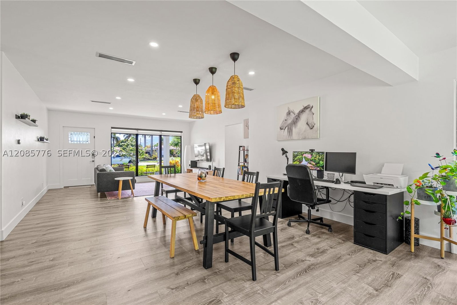 Real estate property located at 1126 Hawthorne Cir, Broward, Hollywood Hills Amen Plat, Hollywood, FL