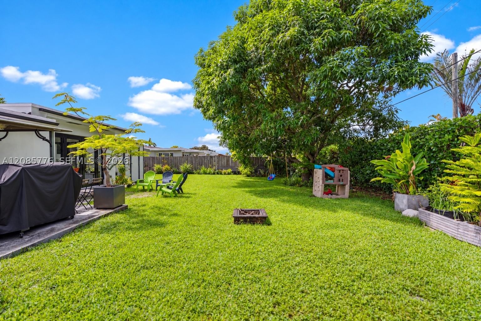 Real estate property located at 1126 Hawthorne Cir, Broward, Hollywood Hills Amen Plat, Hollywood, FL